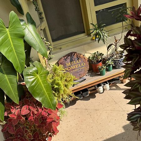 The Melo Pomelo Courtyard. Apartman Katmandu Kültér fotó