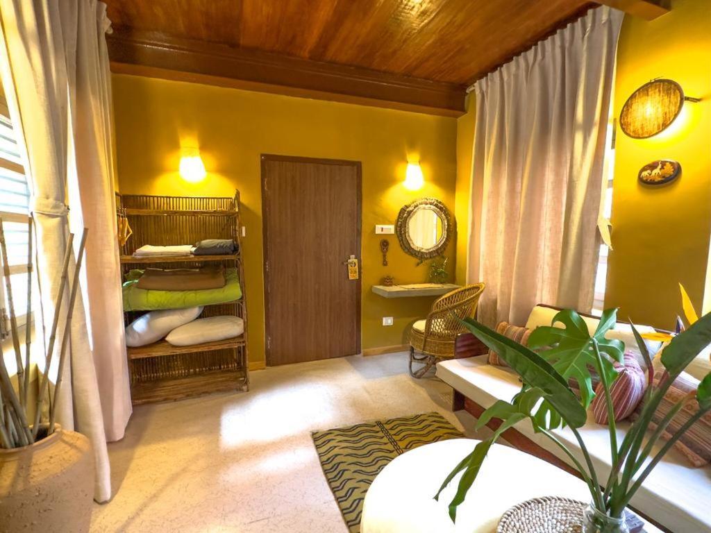 The Melo Pomelo Courtyard. Apartman Katmandu Kültér fotó