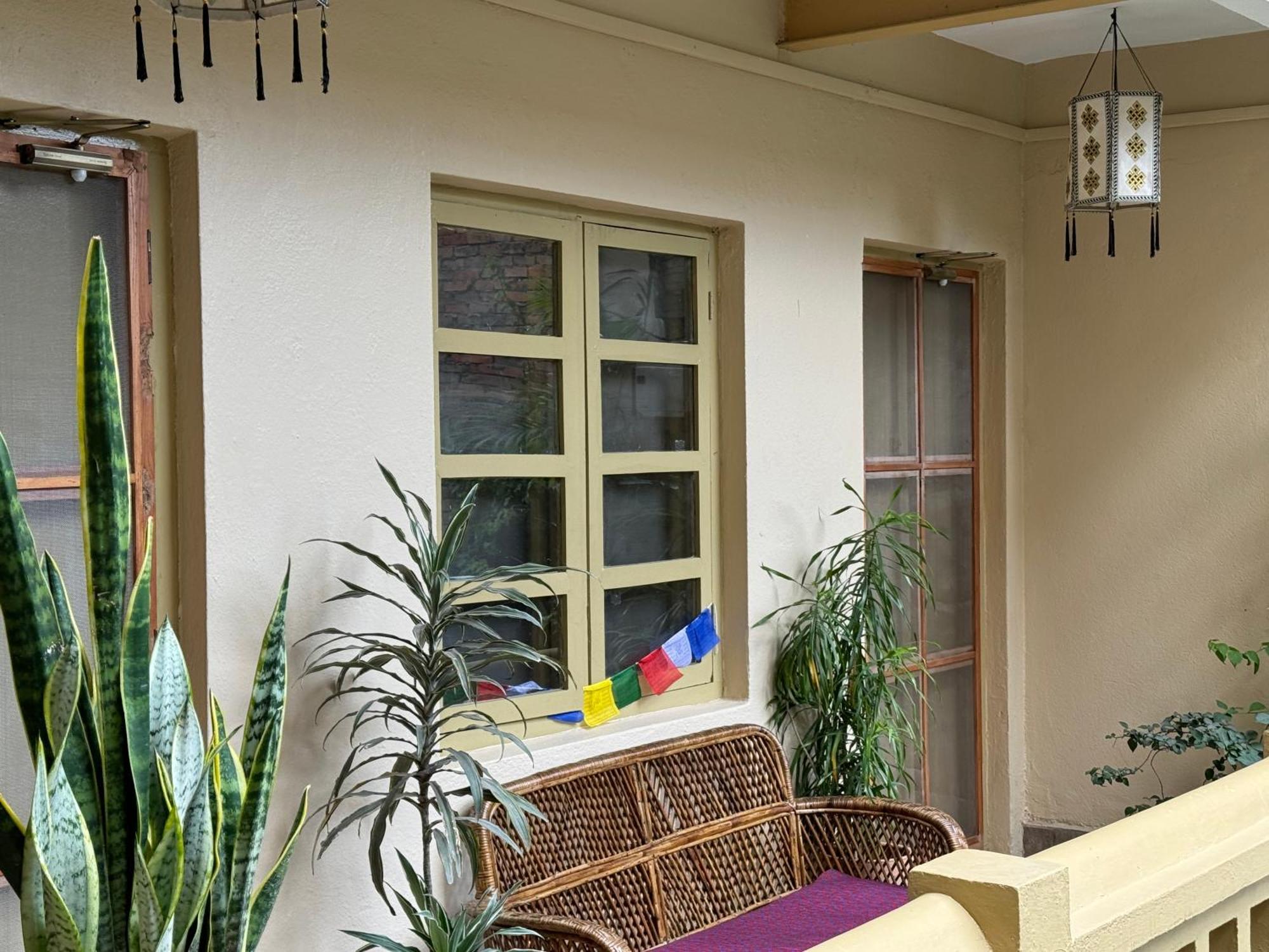The Melo Pomelo Courtyard. Apartman Katmandu Kültér fotó