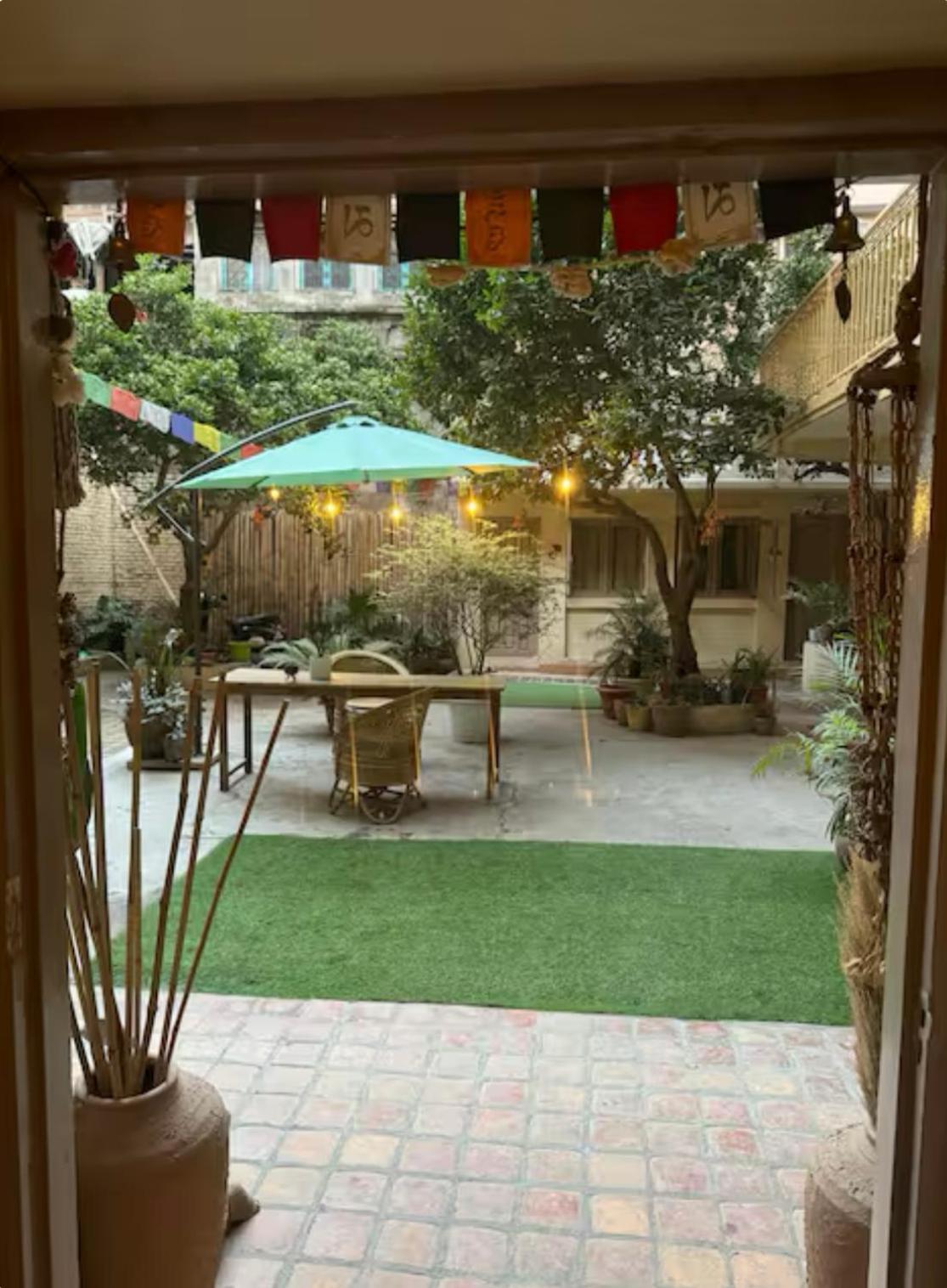 The Melo Pomelo Courtyard. Apartman Katmandu Kültér fotó