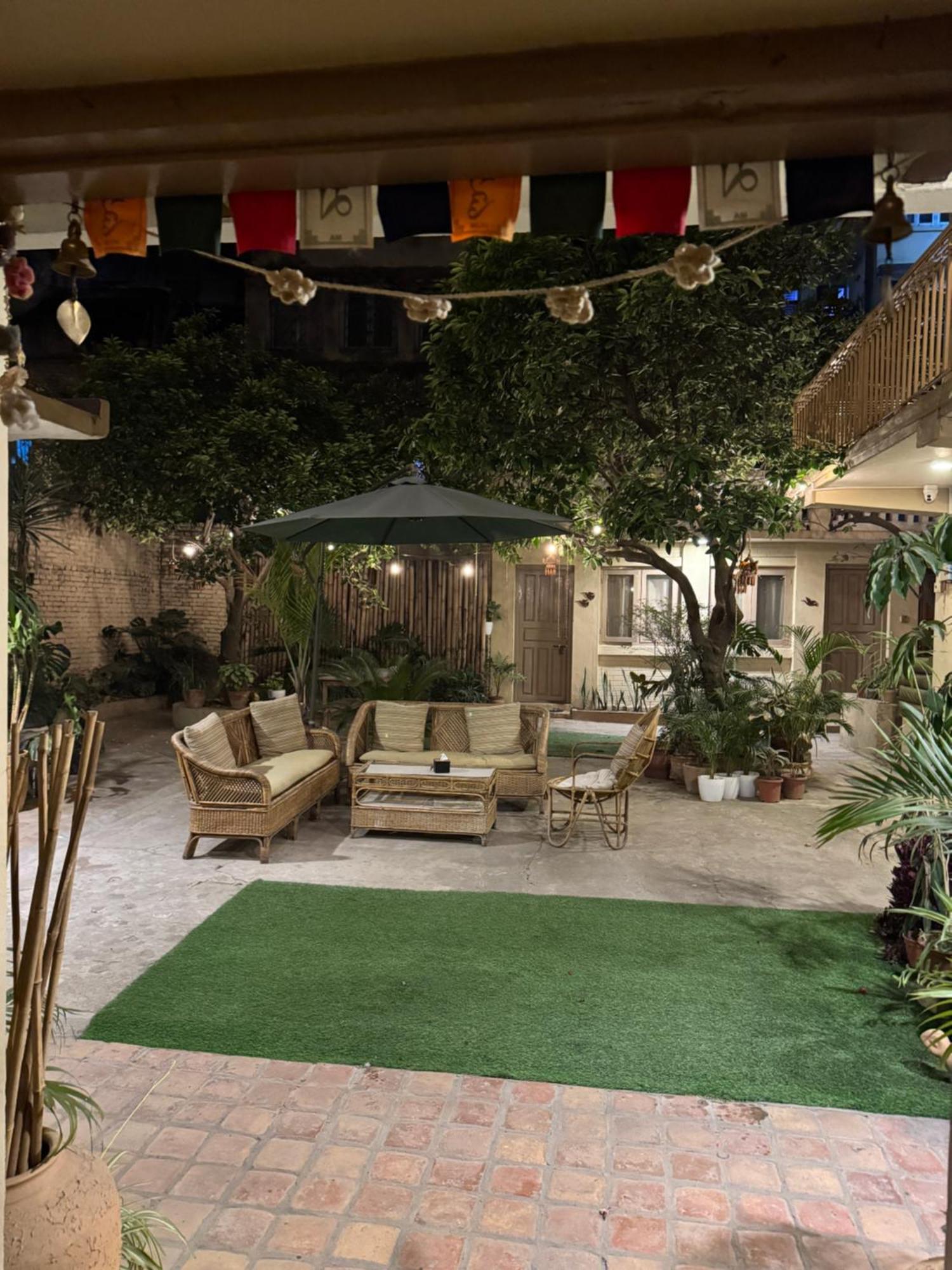 The Melo Pomelo Courtyard. Apartman Katmandu Kültér fotó