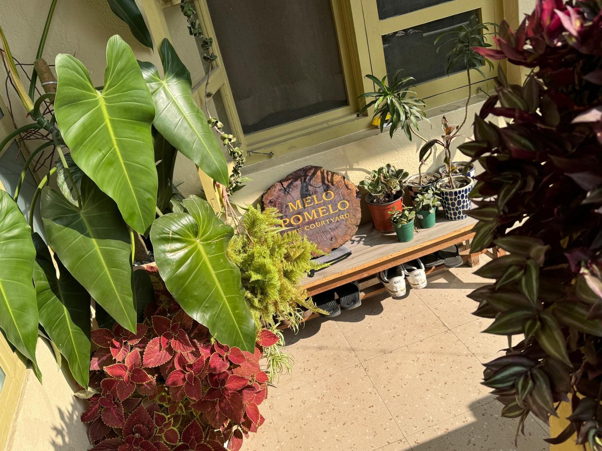 The Melo Pomelo Courtyard. Apartman Katmandu Kültér fotó