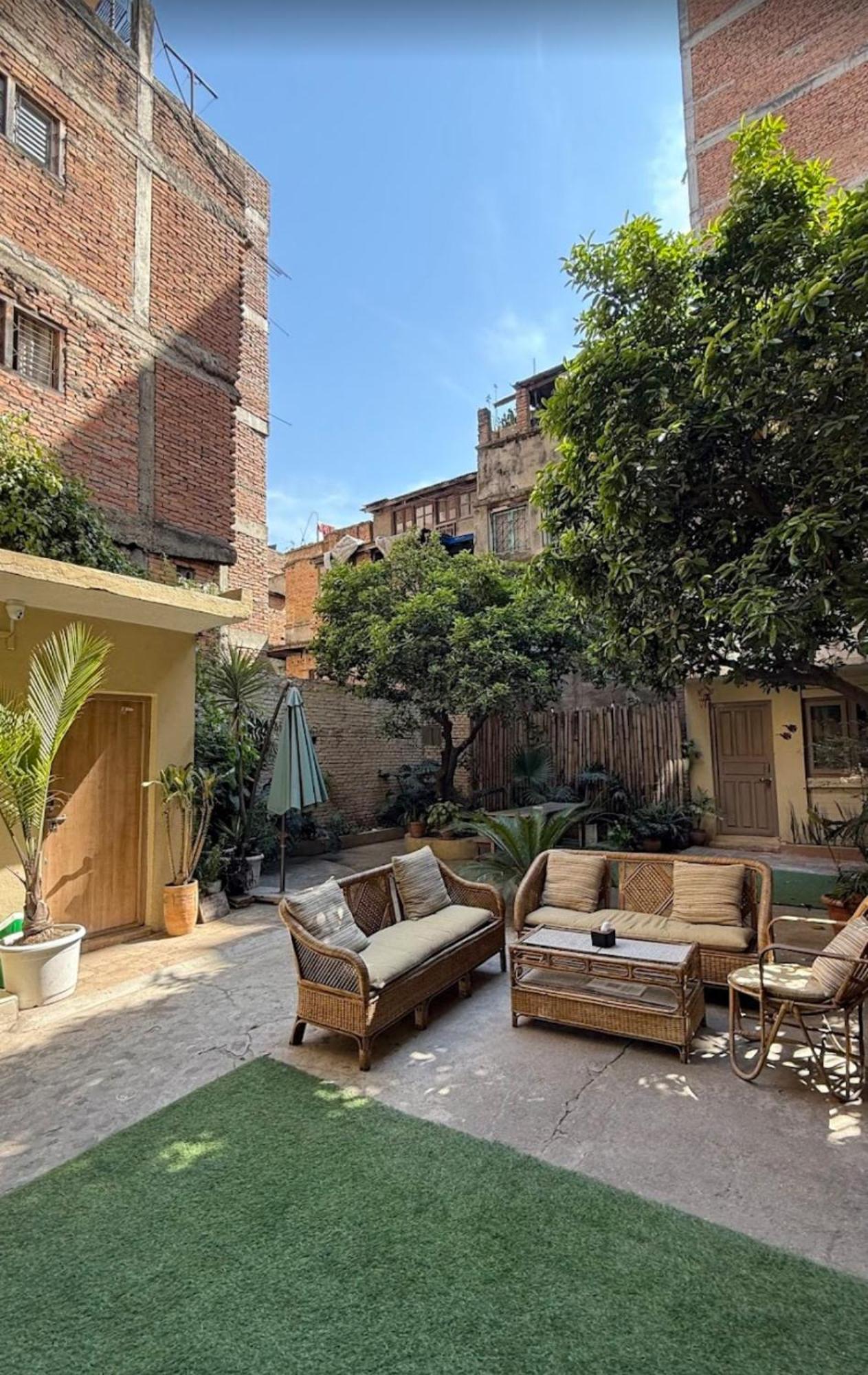 The Melo Pomelo Courtyard. Apartman Katmandu Kültér fotó