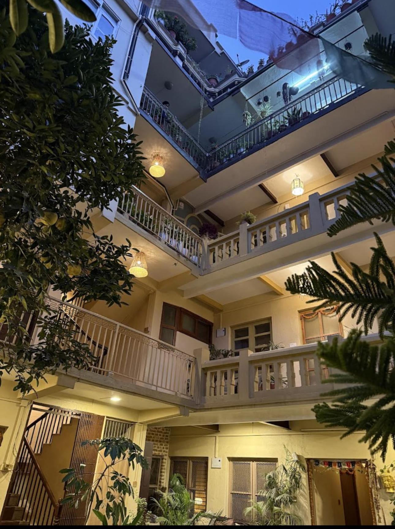 The Melo Pomelo Courtyard. Apartman Katmandu Kültér fotó