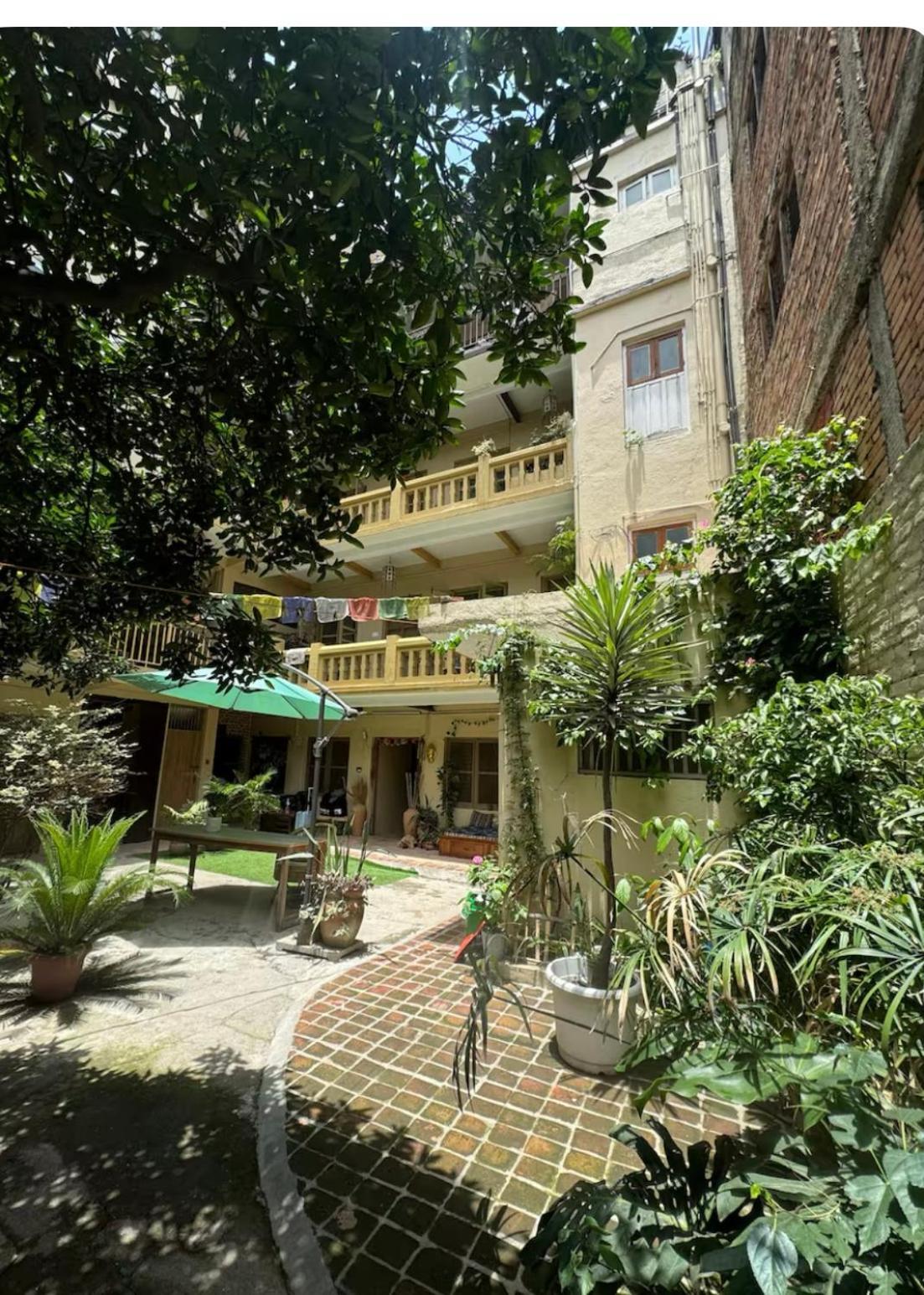 The Melo Pomelo Courtyard. Apartman Katmandu Kültér fotó