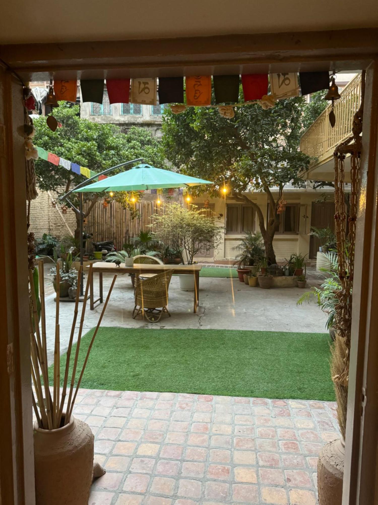 The Melo Pomelo Courtyard. Apartman Katmandu Kültér fotó